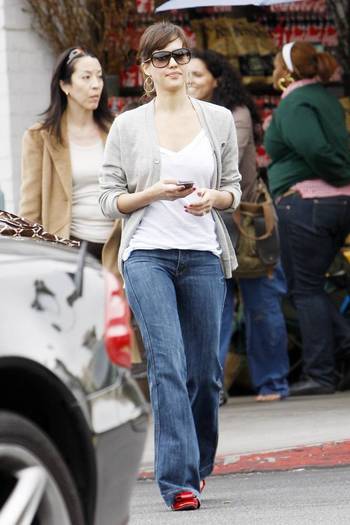 016bv vbcgf - jessica alba candids