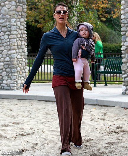 034dfsds - jessica alba candids
