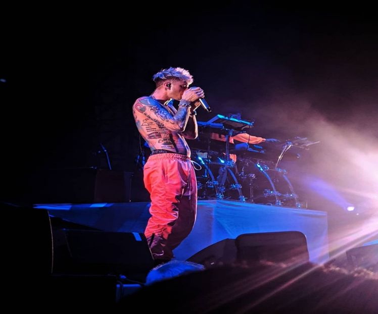 — dar pe care-l făcuse în mod intenționat tocmai din cauza aceasta. - S01XE01 - always will be together