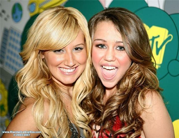 ashley  si  miley