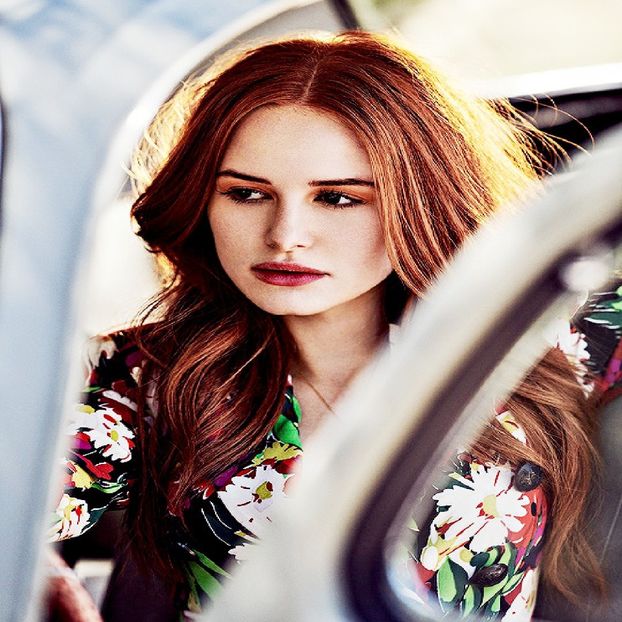 ☾ beau o gură mica din cafeaua fierbinte.Ma incrunt brusc răsunand in capul - S01XE01 - always will be together