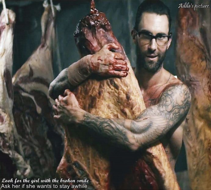 》#Se uită ciudat la piciorul ei când vede modul în care bate, se uită sub piciorul ei să vadă + - S01XE01 - always will be together