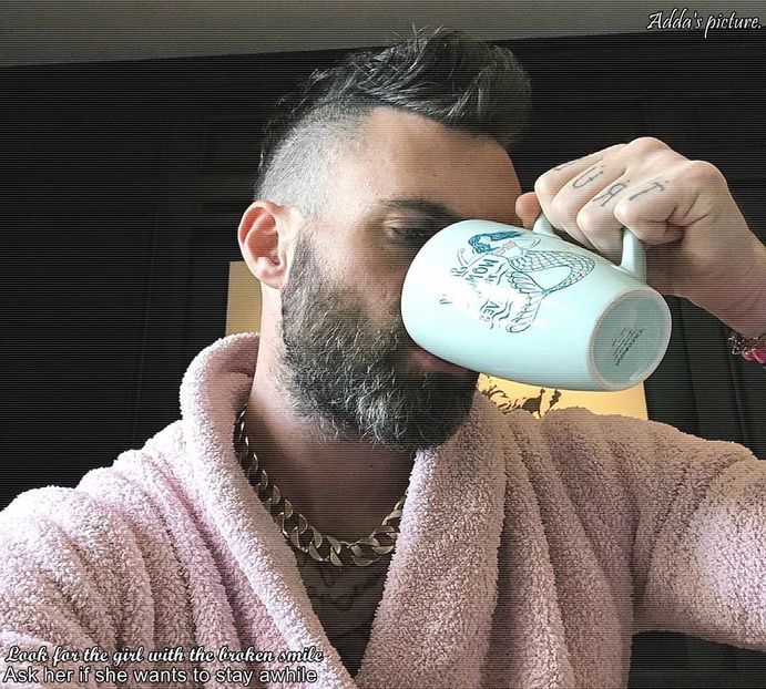 》#Se uită la ea și pufnește la reacțiile ei. "Ai uitat când te-am agățat că eram amândoi + - S01XE01 - always will be together