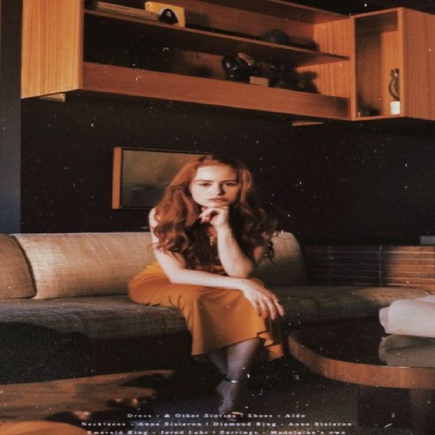 ☾ Vorbisem cu mătușa mea în jur de o oră timp in care am luat întreaga casa la pas. Mă aflam la etaj - S01XE01 - always will be together