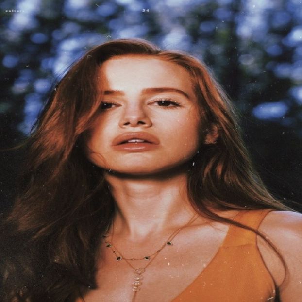 ☾ Mă sprijin în mâini pentru a mă putea ridica si realizez ca picioarele îmi - S01XE01 - always will be together