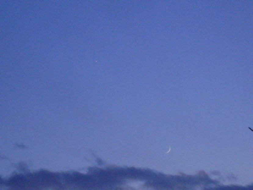 Luna noua in conjunctie cu Venus in Varsator - Luna - Soarele si norii - 2