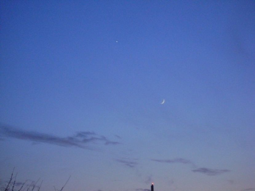 Luna noua in conjunctie cu Venus in Varsator - Luna - Soarele si norii - 2