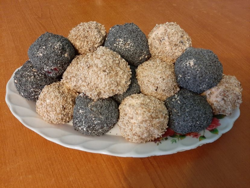 Bulgări de brânză și urdă cu ceapă și boia dulce. - Culinar 4