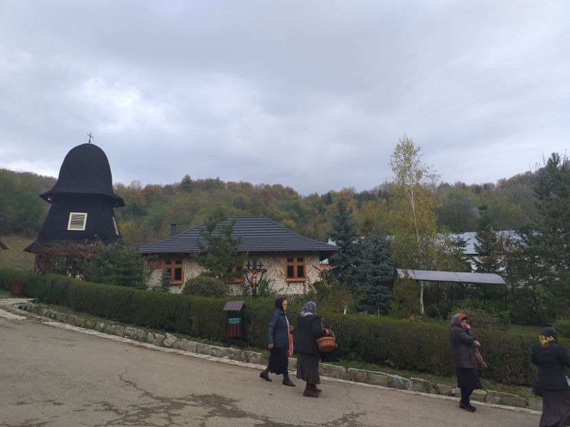  - Manastiri