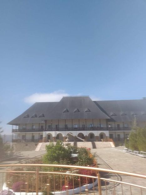 received_402355110446913 - Manastiri