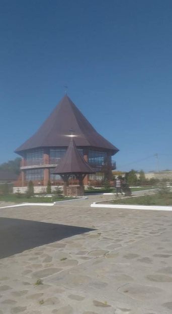 received_408068626784013 - Manastiri