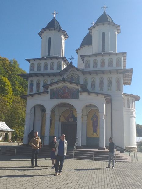  - Manastiri