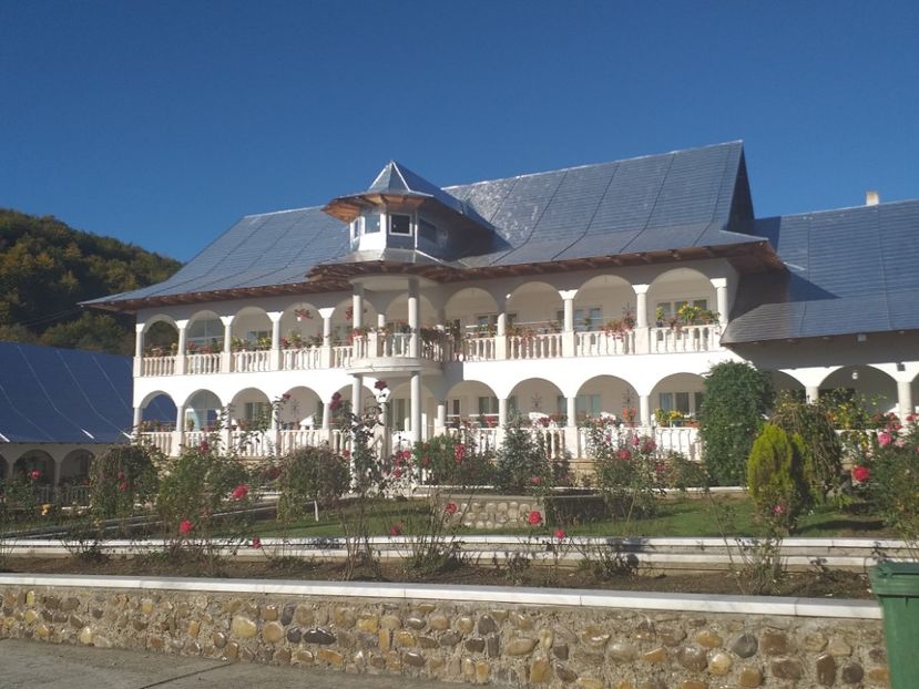  - Manastiri