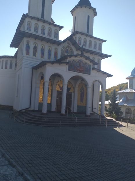 - Manastiri