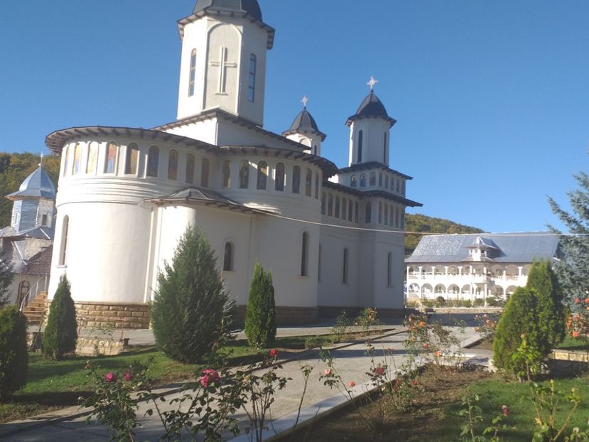  - Manastiri