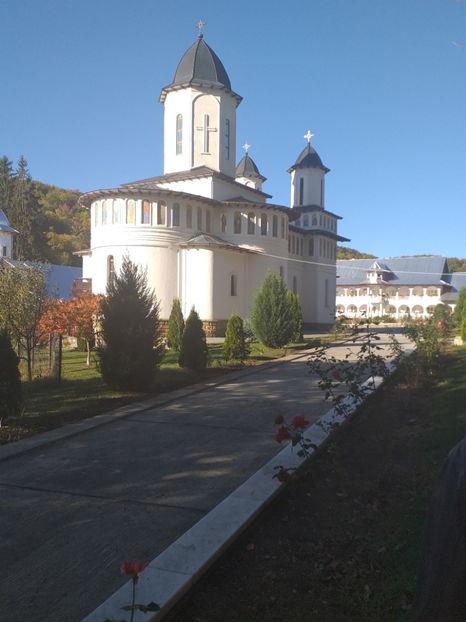  - Manastiri