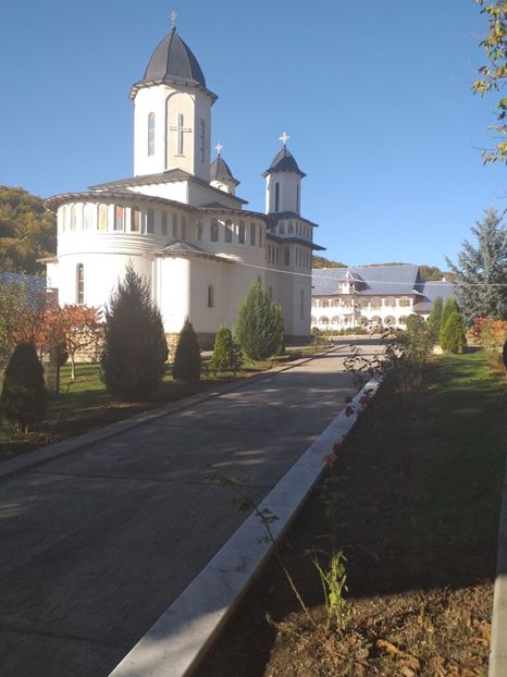  - Manastiri