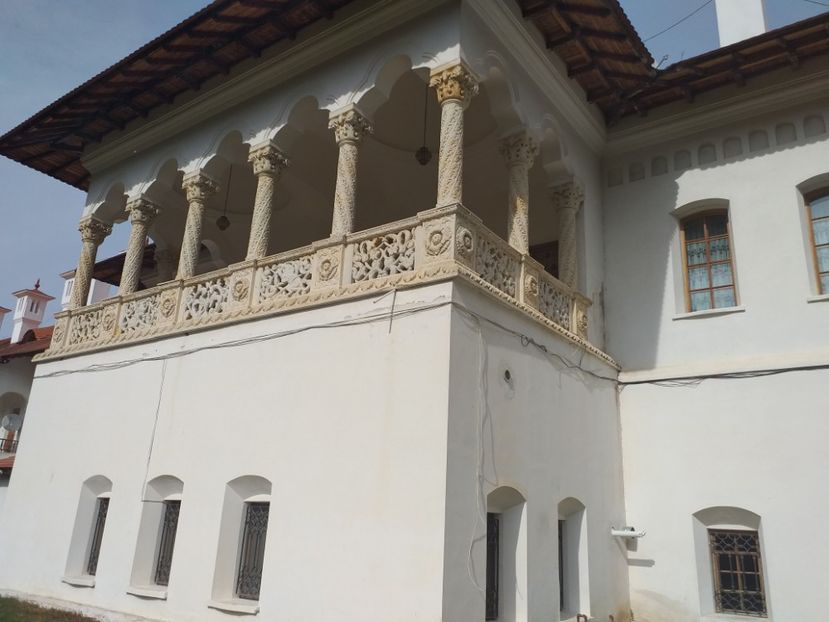  - Manastiri