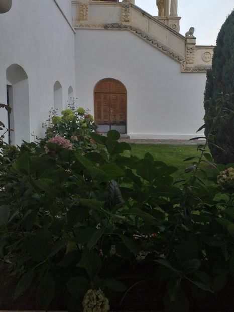  - Manastiri