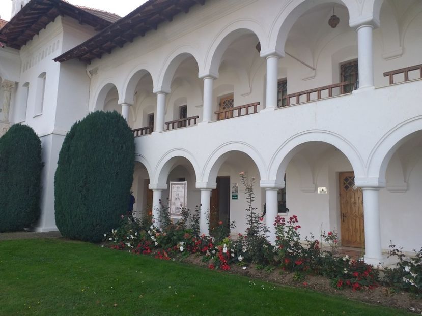  - Manastiri