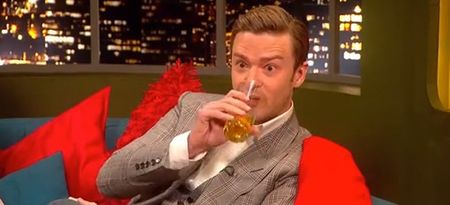 Wow..cat de ne;bunesc. Eu sunt singur pentru ca am dat numai de taraturi de femei.. - episodul 66