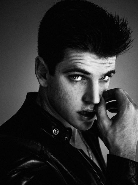 Asta e pentru tine, tata socru! *ii da o sticla de whiskey* - episodul 67