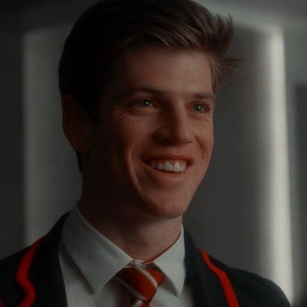 Daca nu te simti in siguranta, poti dormi la mine in seara asta *o saruta* - episodul 67