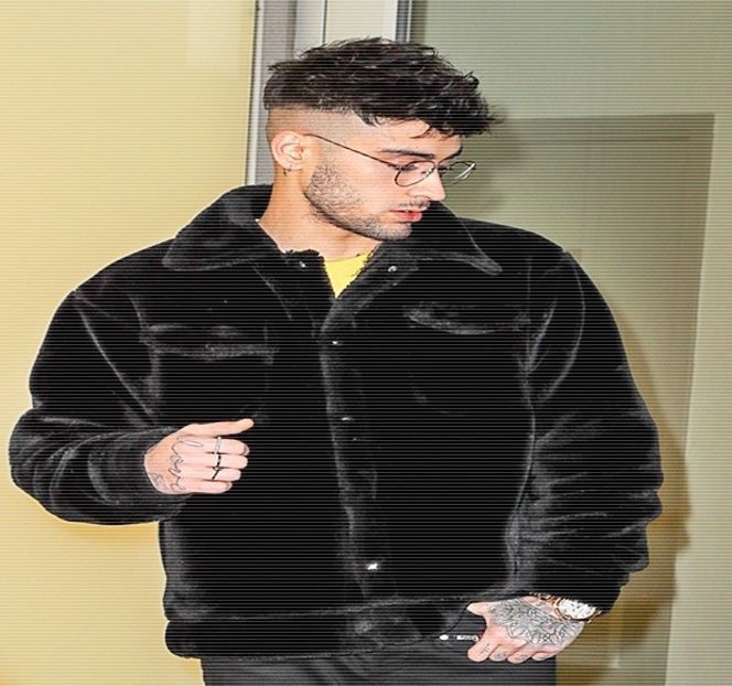 — Plasa peste obrazul ei, privindu-i ochii. “Doar pentru că ai văzut ce ai văzut nu înseamnă că - 05 Loving underneath the pines