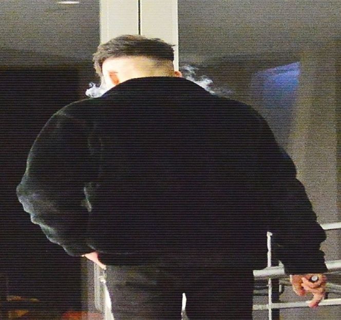 — La vederea schimbării expresiei faciale, prima intenție îi este reprezentată de ridicarea - 05 Loving underneath the pines