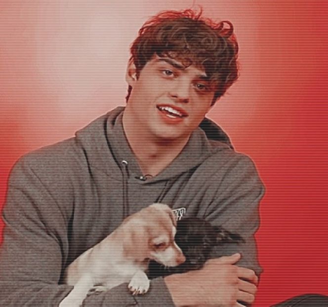 — Aflată cel mai probabil în căutarea lui, sau a colegului său, date fiind privirile pe care le - 05 Loving underneath the pines