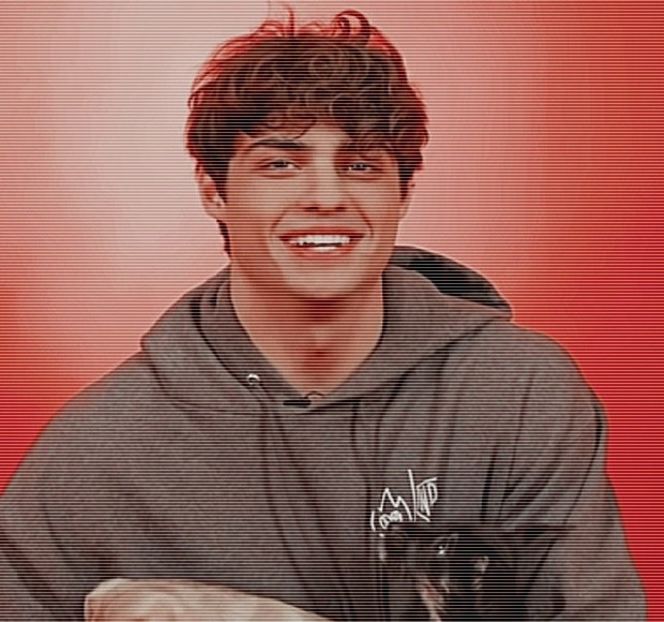 — Josephine. Individa despre care colegul său, Zayn, îi povestise frânturi, și pe care o mai - 05 Loving underneath the pines