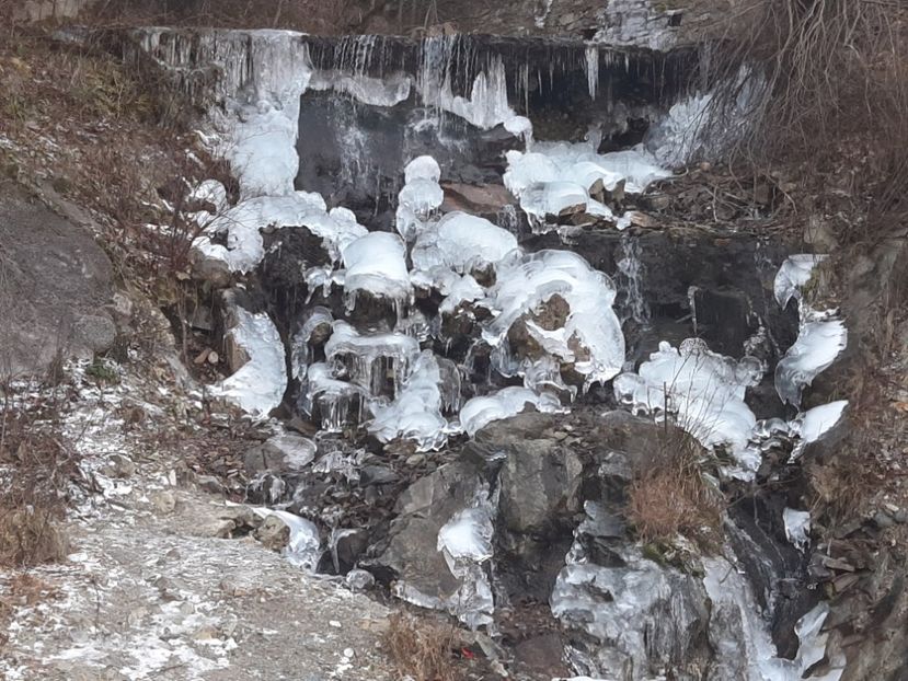  - Cascadă iarna ianuarie 2020