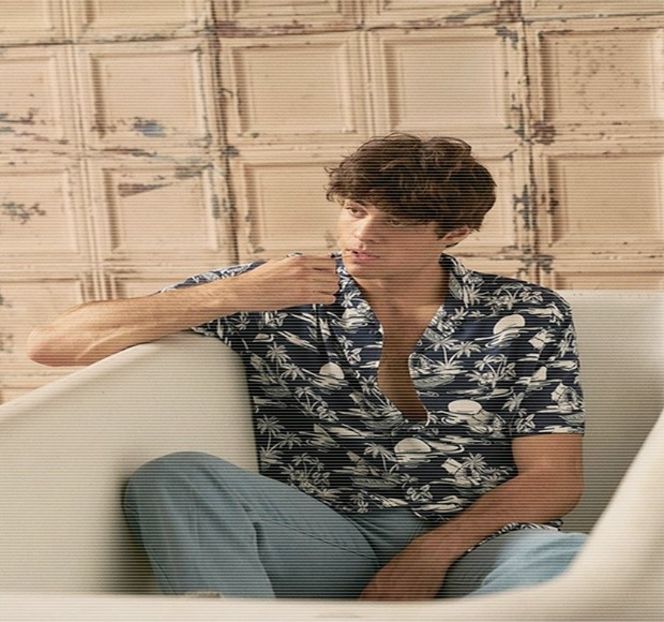 — Destul de important în legătură cu aceasta; anume, colegul său de muncă se prea poate - 05 Loving underneath the pines