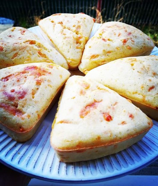  - Briose cu iaurt si cascaval