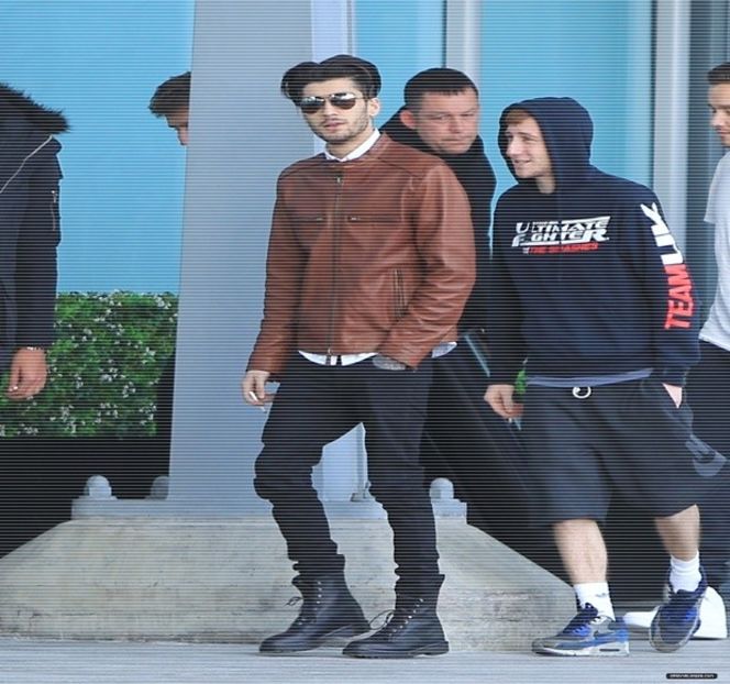 — Alături de cerinţa acesteia, una în concordanţă cu gândurile sale. În doar câteva secunde - 05 Loving underneath the pines