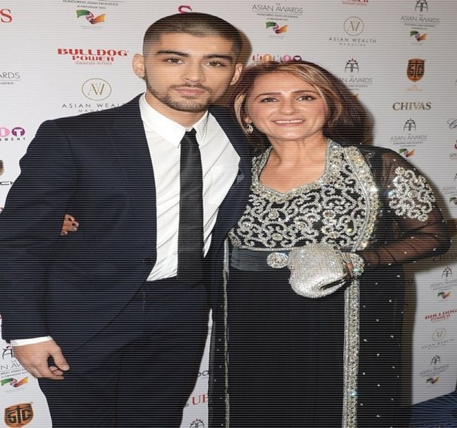 — Revin drăgăstos plasate pe umerii acestuia. „Într-adevăr, am nevoie de ajutor.. şi mi-ar fi de - 05 Loving underneath the pines