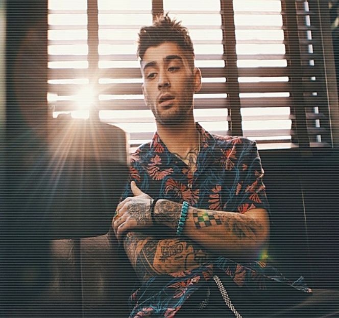 — Scuza pe care Jelena o produce şi imediata ei dispariţie de la masă. O urmăreşte totuşi cu - 05 Loving underneath the pines