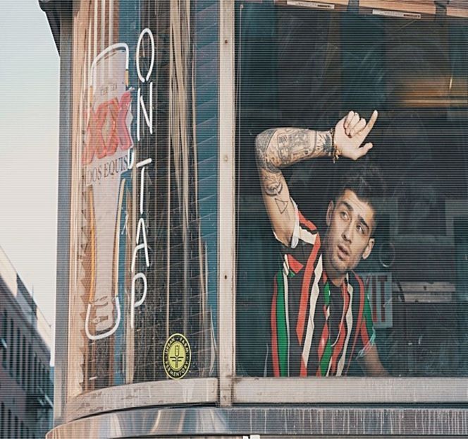 — De a face lumea să se simtă mai bine. Nu văd de ce n-ar funcţiona şi acum.” Astfel, prin cele - 05 Loving underneath the pines