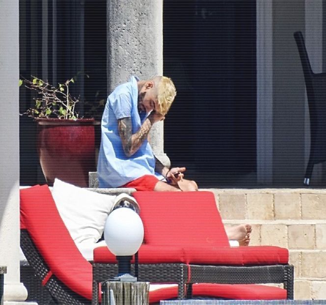 — Plutire potrivită unui dialog amical, ba chiar încercându-și replicile tipice, chiar dacă un - 05 Loving underneath the pines