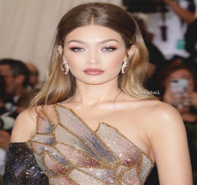 — partea brunetului îi pun la îndoială rațiunea. Așadar, se reîntoarce, - 05 Loving underneath the pines