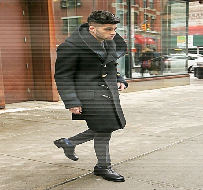 — Pentru a o trage spre interior, în așa fel încât să-și exprime surprinderea odată cu vorbele - 05 Loving underneath the pines