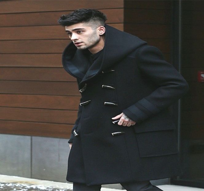 — Pufnind drept adăugire. “Fetele.” Conchide ironic. - 05 Loving underneath the pines