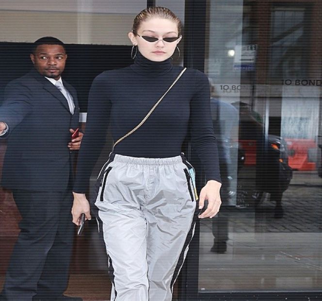 — cu următoarele: “Poate n-am petrecut noi prea mult timp în liceu, - 05 Loving underneath the pines