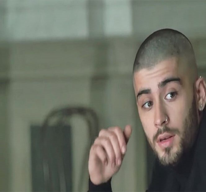 — “Nu ştiu dacă pricepi dar, eşti singura individă de vârsta mea cu care am reuşit să comunic - 05 Loving underneath the pines