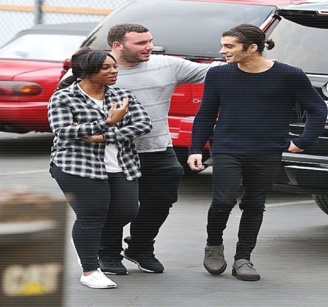 — Jocurilor video. “Cred că merg să mă întind puțin.” Și, cu toate că seara încă nu se instalase, - 05 Loving underneath the pines