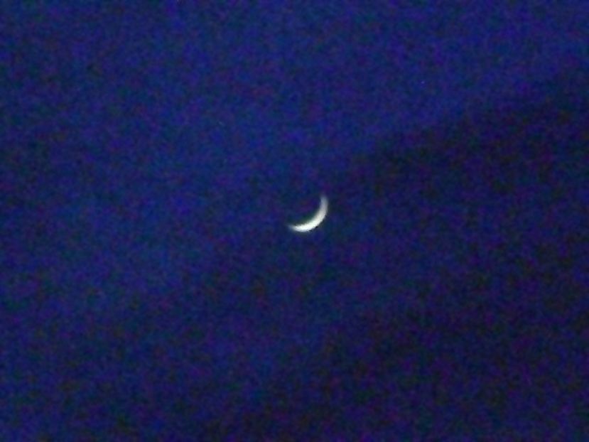 Conjunctie Luna - Venus in Pesti - Luna - Soarele si norii - 2
