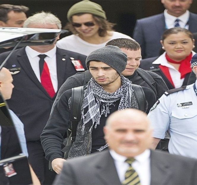 — Dacă la începutul contactării blondei putea recunoaște că se simțea oarecum bine, - 05 Loving underneath the pines