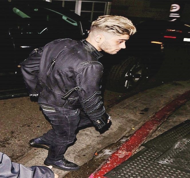 — Printre nări, amuzat de felul în care ea pusese problema. “Fii serioasă, încă vorbeşti cu - 06 Gave me bullets to my heart!