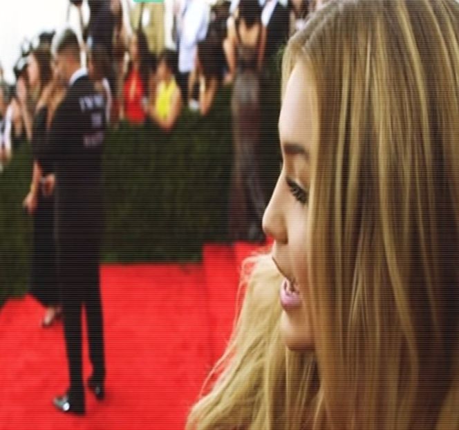 ━ La auzul îndemnului său, decide să îl urmeze, astfel că, pătrunde în interiorul maşinii, - 06 Gave me bullets to my heart!