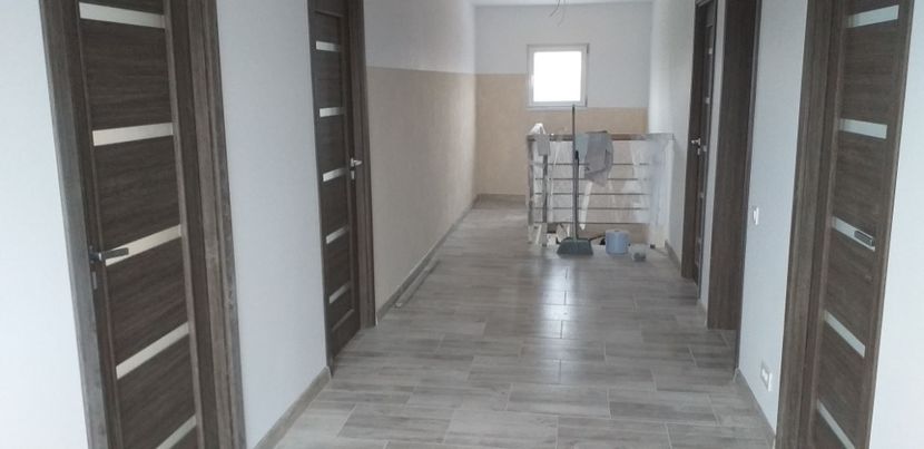 Usi etaj - Casa